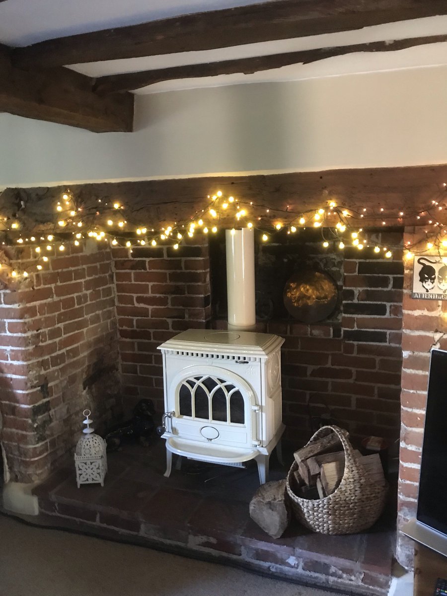ravenstoved's tweet photo. Popping back to service #Jotul F3 ivory enamel. Still looking beautiful. #woodburning #woodburner #norfolk #norfolkhour #suffolkhour #suffolk #scandinavian https://t.co/XqmYABZ54q