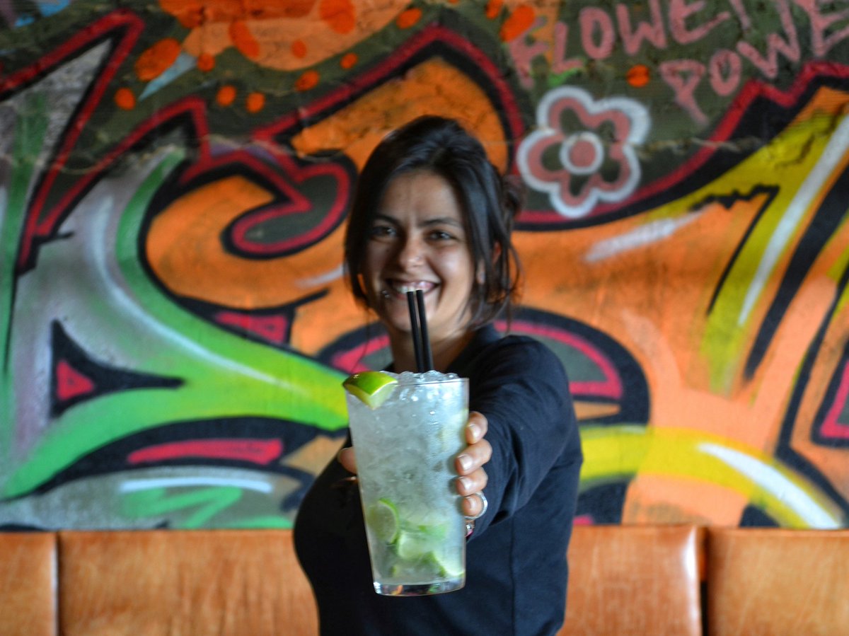 És divendres, i estem a punt per celebrar-ho amb tu! 🍹
#Girona #aRoses #elquevulguisquanvulguis