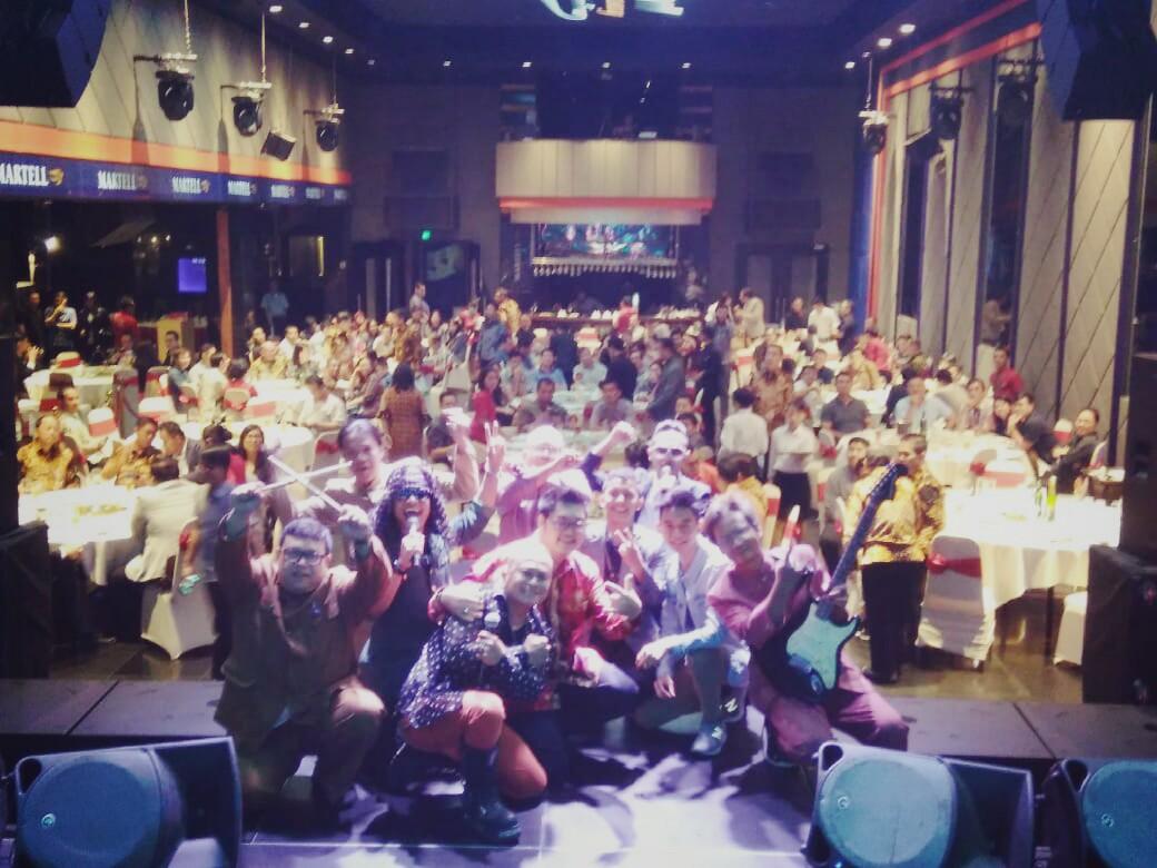 densulthexteam's tweet photo. THEXTEAM BAND bareng PAHAMI 
#follow #f4f #followme #instagramtags #TFLers #followforfollow #follow4follow #teamfollowback #followher #like4follow #like4follower #likeforfollow #like4followers #followbackteam #followhim #followall #followalways #followback #selfie #me #love https://t.co/mcIThvkDxQ