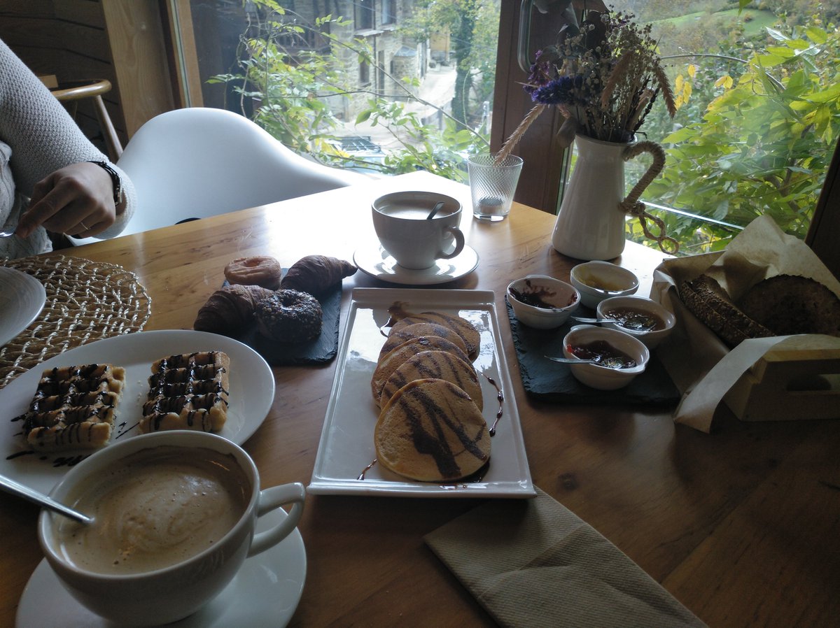 conalmabranding's tweet photo. En @TierradAgua lo tienen claro: el mejor plan para el fin de semana es el #sprunch, la nueva tendencia que aúna dos de esos planes que siempre apetecen: el #spa y el #brunch. Si a eso le sumas el @ParqueNatuRedes como escenario, vas a querer repetir 🌳🍴💧https://t.co/LcQfOrEOUp https://t.co/r5xPKU5O2T