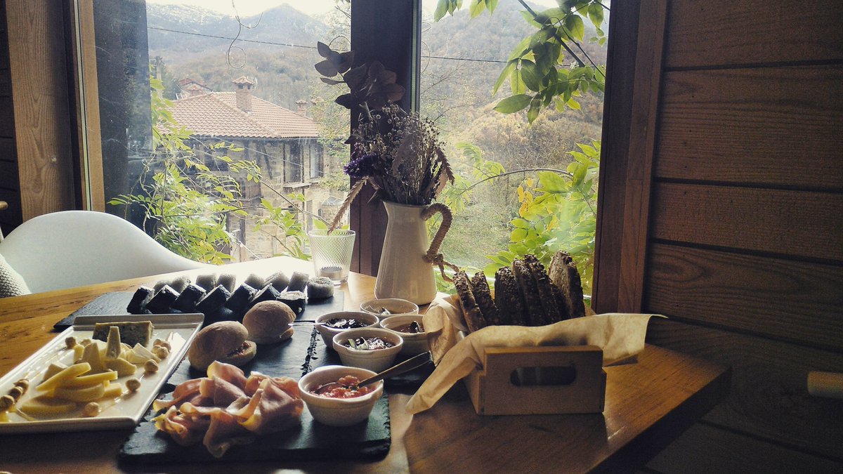 conalmabranding's tweet photo. En @TierradAgua lo tienen claro: el mejor plan para el fin de semana es el #sprunch, la nueva tendencia que aúna dos de esos planes que siempre apetecen: el #spa y el #brunch. Si a eso le sumas el @ParqueNatuRedes como escenario, vas a querer repetir 🌳🍴💧https://t.co/LcQfOrEOUp https://t.co/r5xPKU5O2T