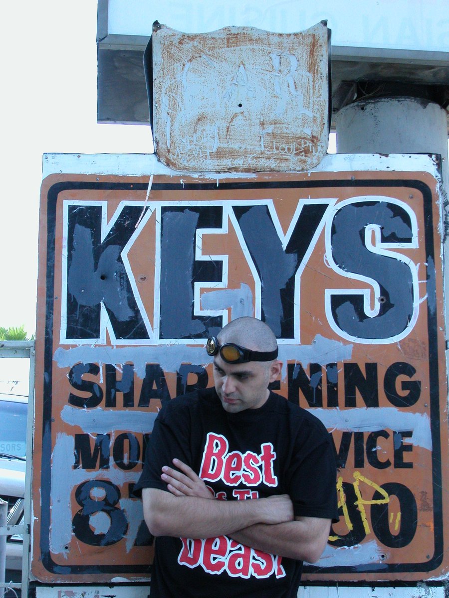 "...DJ cut the record in Serato / we punch like Rockys but not from Colorado..." -Proph, "Retroshot feat. Percee P" Giant Mummies mixtape. This shot of Proph is from 1st gabfest photo shoot around '04📸. #gabfestlegacy