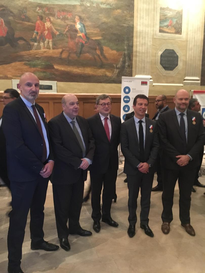 DCSinterieur's tweet image. Le Délégué, présent hier au colloque USP-Technologies, a décoré de la médaille de la sécurité intérieure MM. DELESCLUSE, MARIAGE et KEREKDJIAN, dirigeants d’entreprises de sécurité privée, pour leur engagement citoyen.