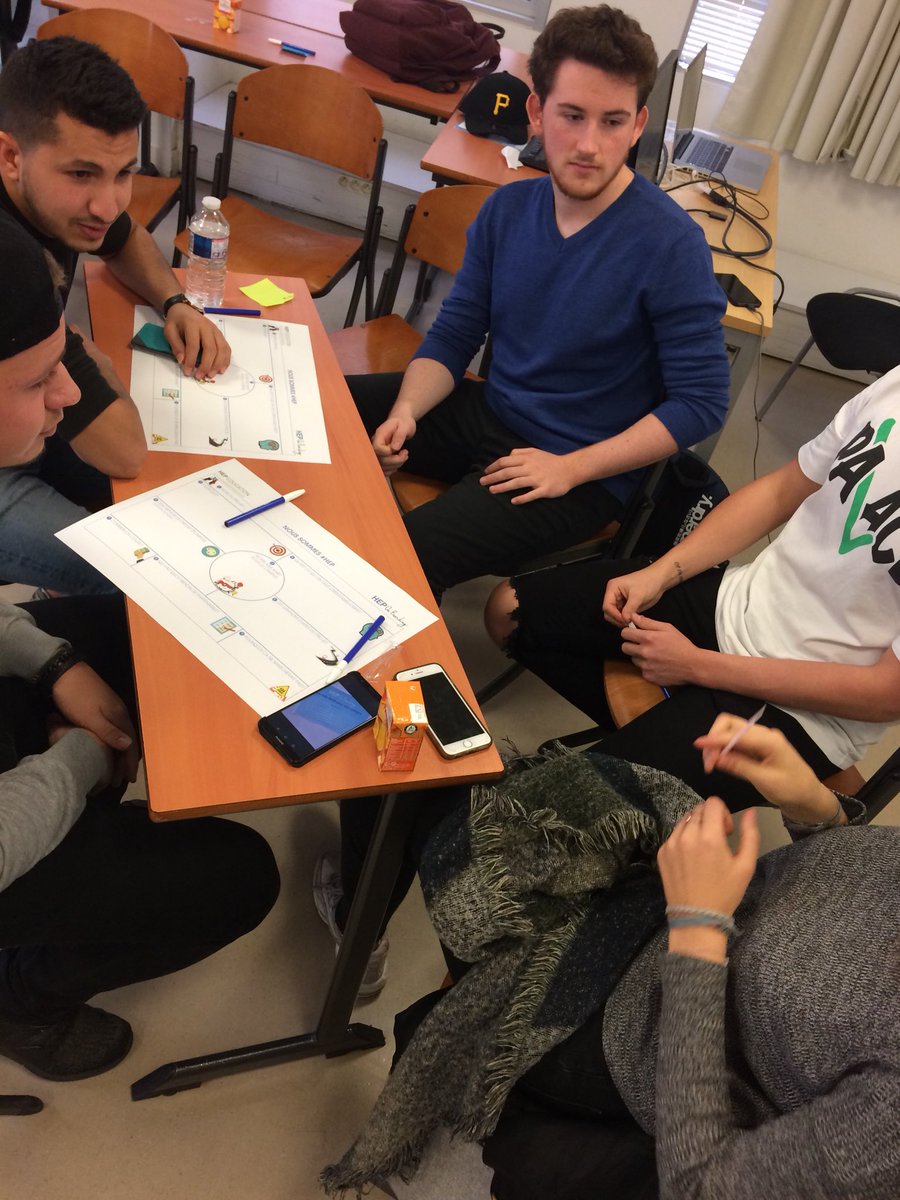 EPSIParis's tweet photo. En pleine création de leur projet 🧠 #HEPOnBoarding2018 #HEPeducation #LaDefense #EPSI #LearnCode #ingenierie https://t.co/hr7s75fvES