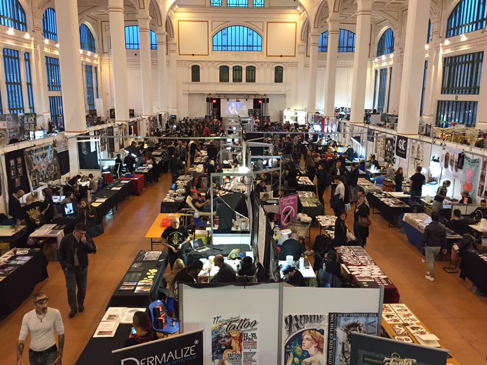 Si apre oggi #16novembre alle 16 al Salone degli Incanti, l'11° International #Trieste Tattoo Expo 2018, con oltre 200 tatuatori da tutto il mondo! 🌍
Presentatore <a href="/AndreaRock666/">Andrea Rock</a> di <a href="/VirginRadioIT/">Virgin Radio Italy</a>, special guest Elena Grimaldi goo.gl/RDxmJP
#triestetattooexpo