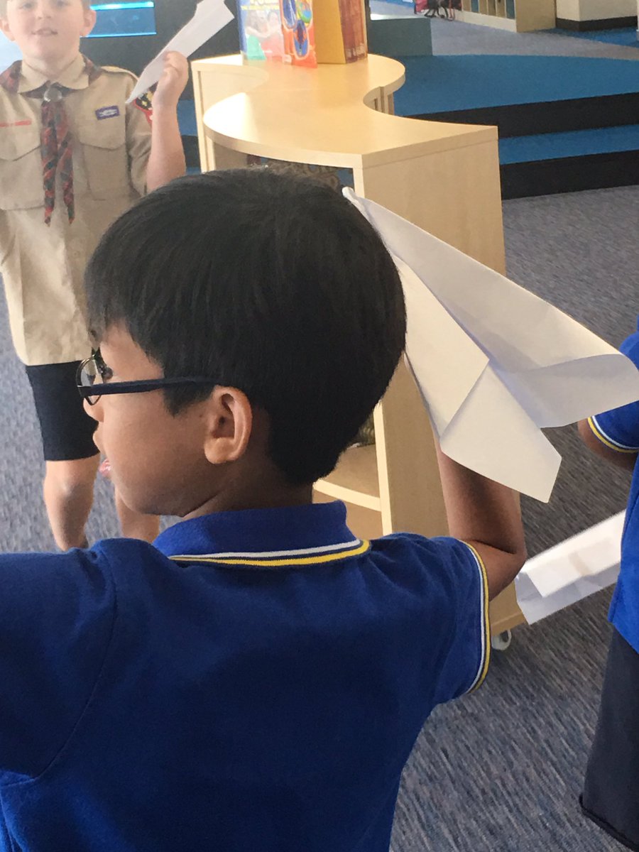awardKUL's tweet photo. What forces are at play with a paper airplane? Sts making and testing their planes.  #ISKLproud #handsonlearning https://t.co/PnhwnFaJPz