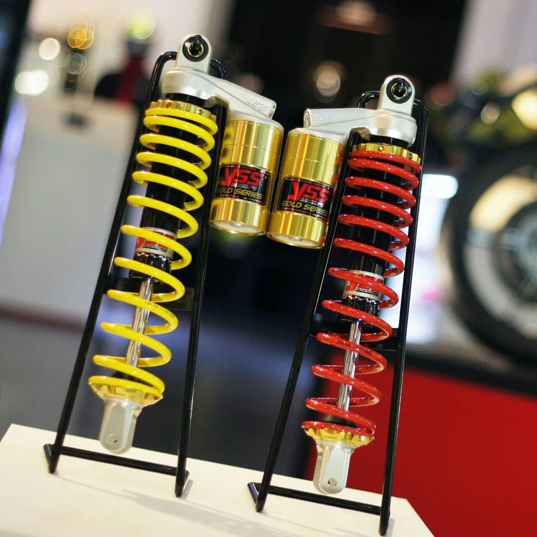 tdrmitra2000's tweet photo. #YSS GOLD SERIES for X-MAX Didesign spesial dengan warna Emas untuk tampilan lebih berkelas.
.
Diperlengkapi dengan Progressive Spring dan Spring Preload untuk setting kekerasan per. - https://t.co/W6Eee3NBsO
.
#GOLD #GoldSeries #Shock #Suspension #Handling #MITRA2000 https://t.co/RVDb4lTiwg