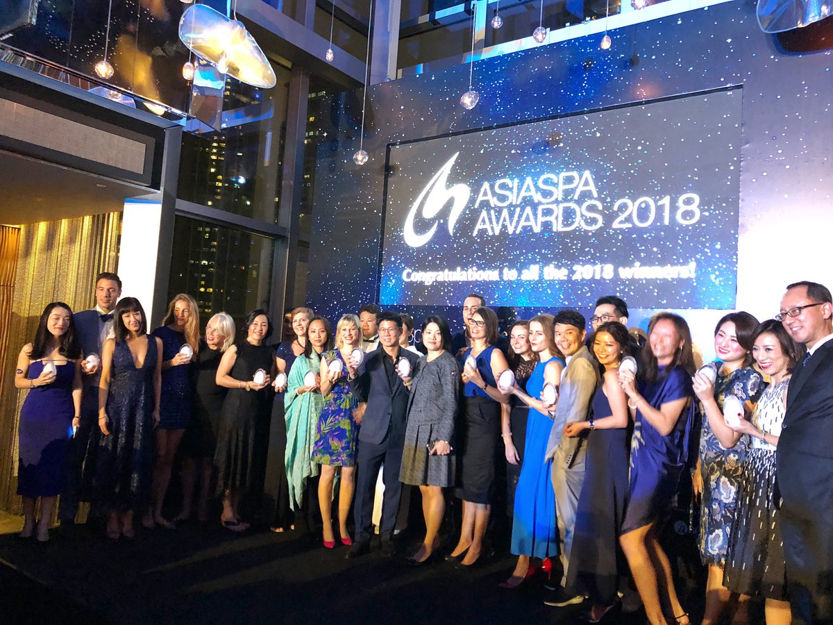 Subtle_Energies's tweet photo. Some more images from last night’s @AsiaSpa Awards. So pleased our Muscle Ease Blend has won an award 🎉 Also a huge congratulations to some of our spa partners who also won an award - #Gwinganna Lifestyle Retreat and @Kamalaya Koh Samui #AsiaSpaAwards #AsiaSpa #awards https://t.co/AoznGv6ayT