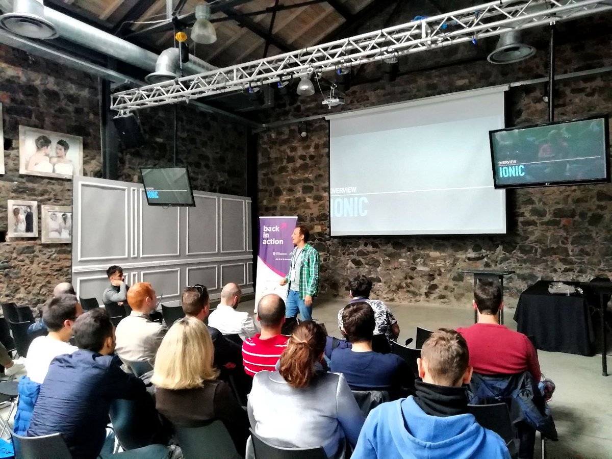 <a href="/carloleonardi_/">Carlo Leonardi</a> Founder e Developer presso <a href="/Paradigma_Inn/">Paradigma</a> , ci fa conoscere #IONIC , Framework utilizzato per creare app mobile non native 
#SWCTA18 #StartupCatania  #StartupWeek #ACTion