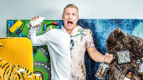 AandeSlinger's tweet photo. Extra voorstelling @AandeSlinger: Youtuber, presentator en winnaar van de 'Televizier Talent Award' Kaj Gorgels komt met zijn one-man show 'Effe relativeren' (try-out) op 25 januari. Kaartverkoop start om 12.00 uur. Wees er snel bij! https://t.co/wNYNIxsVzb https://t.co/8nE7TEhzxh