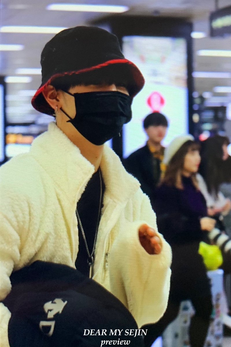 DEARMY722's tweet photo. 181116 김포 입국 프리뷰

#14U #원포유 #ワンフォーユー 
#세진 #セジン #SEJIN
@14U_official_  @14U_JP https://t.co/XcX3A4tppG