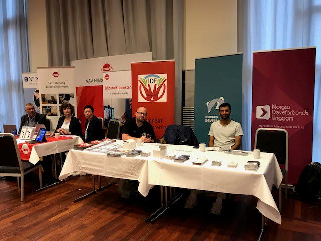 Norges Døveforbund (@norgesdovefb) on Twitter photo Vi er på plass på <a href="/kulturdagene/">Døves Kulturdager</a> i Oslo. Velkommen innom for en prat! #tegnspråk #kultur #samfunn Vi er på plass på <a href="/kulturdagene/">Døves Kulturdager</a> i Oslo. Velkommen innom for en prat! #tegnspråk #kultur #samfunn