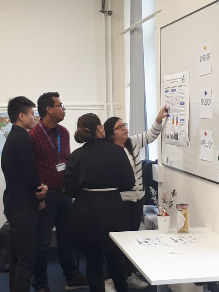 NinaRemmelgas's tweet photo. First wave of visitors #PSEUOP Some interesting discussions on global topics. Well done to the students for their hard work. @UoPGlobal @UOPSLAL https://t.co/GgvW6xPQmu