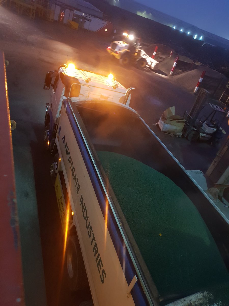 express_lee's tweet photo. Yesterday was #supercolour red day going to Leicester to our surfacing department @AggregateUK And today was #supercolourultra green going to Wigan for @ResurfAsphalt from @express_asphalt Doncaster #Noworries #expressshops #expressexperiance #noproblem https://t.co/u5wyOgutgV