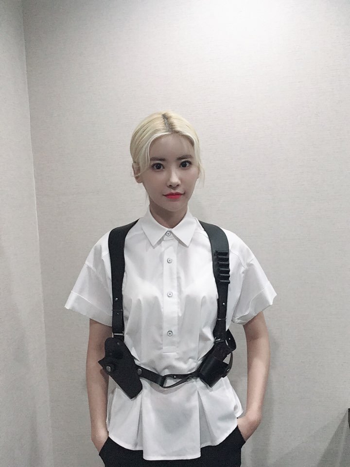 [📺]

잠시 후 8시 55분에 시작하는 KBS2 연예가중계에 희현이가 출연합니다🙌🏻
희현이와 함께 불금을 보내고 싶은 에이드분들은 빨리 📺 앞으로 오세요❣

#다이아 #DIA #기희현
#연예가중계