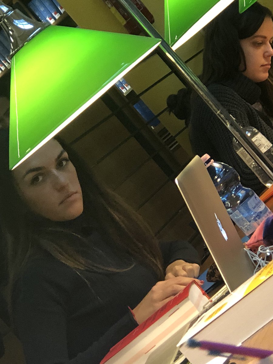 AstridCohen_'s tweet photo. Salut toi tu travailles bien ? @HaddadJulie https://t.co/Gt9oP4K0oO