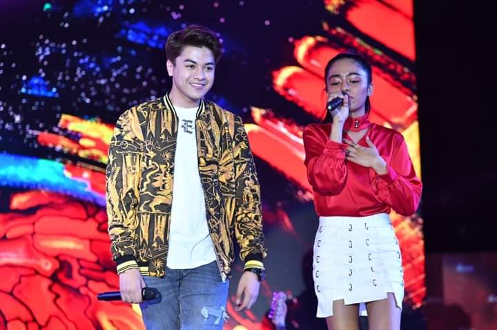 AranetaCity's tweet photo. More kilig photos of @hashtag_CK and @vivoree 😍

#AranetaTreeLighting #ChristmasisHome #SeeYouinAraneta https://t.co/L8TC8fLcDR