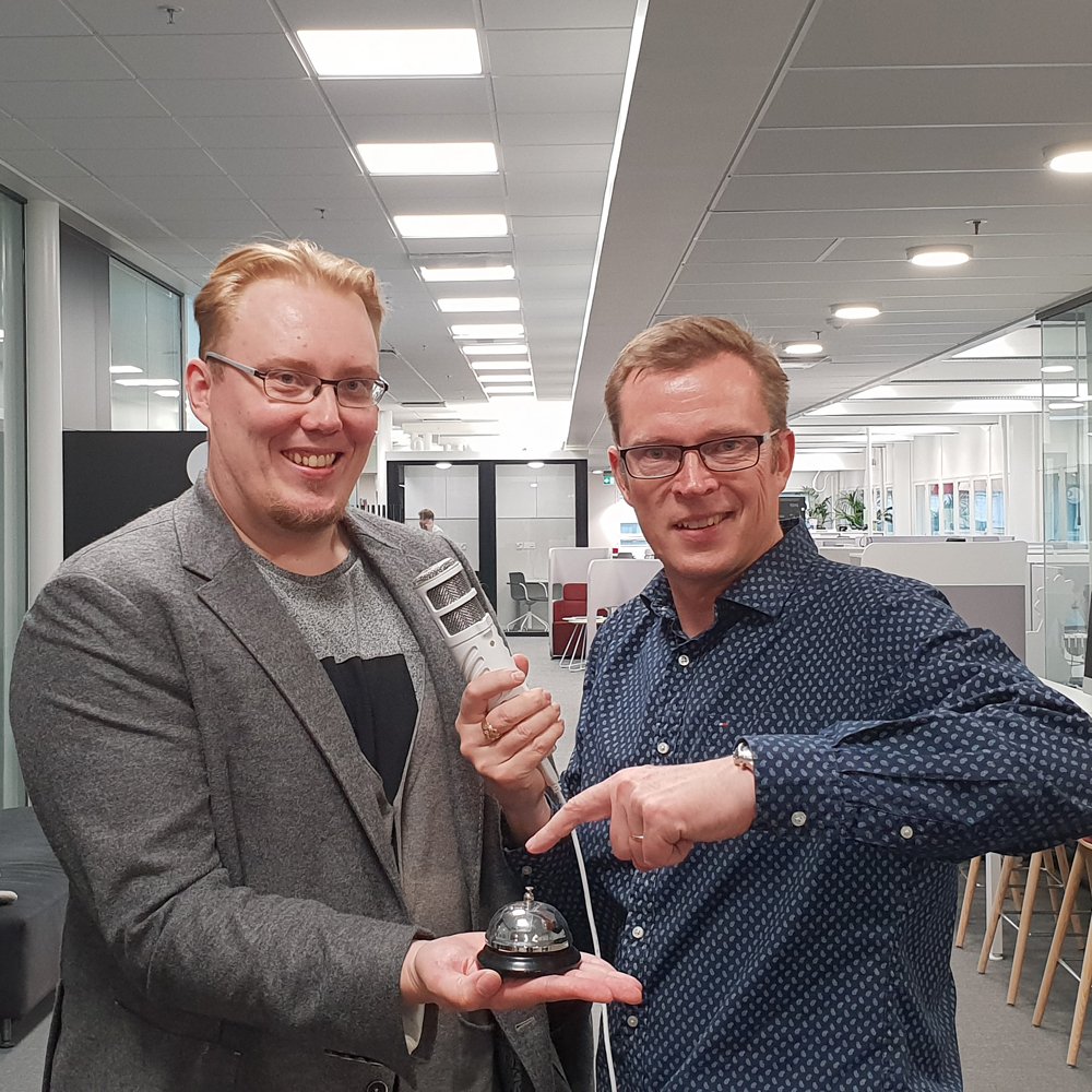 Sovelto's tweet photo. Millaisiksi verkkokaupat ovat kehittymässä? @perttutolvanen kertoo Soveltoradiossa @jkotola'n haastattelussa mitä kuuluu verkkokauppa-alalle ja mihin suuntaan ollaan menossa. 

Kuuntele! https://t.co/scSwVLCv7n

#Verkkokauppa #WebCommerce #Kauppa #Myynti #Alusta #koulutus https://t.co/Sww9U6W7BB