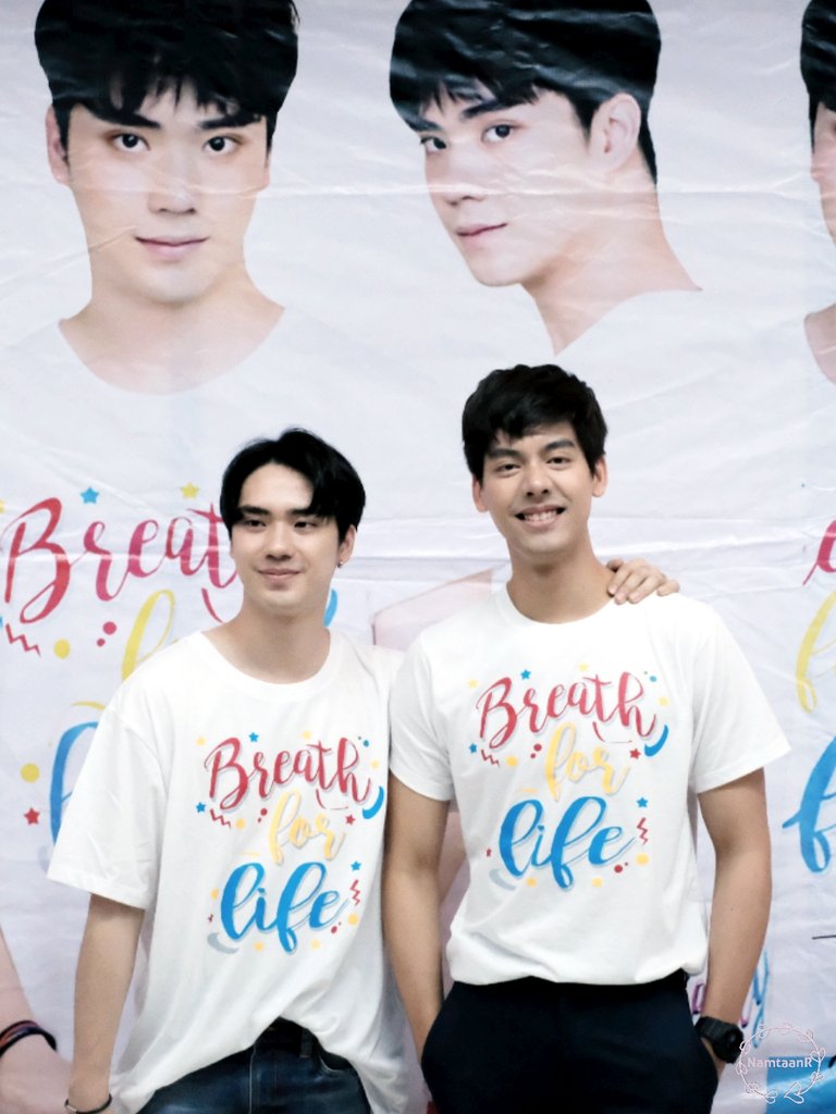 NamtaanNT's tweet photo. #คนของตี๋ 》มองทางซ้าย》 @tae_darvid
#คนของเต้ 》มองทางขวา》 @Tee_Jaruji
#คนของเต้ตี๋ 》มองบนวนไปนะ🙄
💙💛 คนของใจ #TAeTEeSupporter
#BreathforLife #TEeGraduationday
#อะไรอะไรก็ตี๋ #เต้ติสชีวิตโลเทค
#เต้ตี๋ชู้รักเรือล่ม
@TEeTEeSupporter @Only__TEe
@tae_family @LaTaeHouse https://t.co/zdpYwdJ2DS