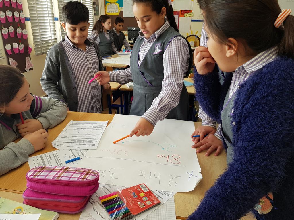 najahshams's tweet photo. 5th graders used the #flipped_classroom approach to learn about multiplying #durations by a natural number @DawhaHighSchool @FawziehHn 🕛🕧 https://t.co/h1fMU8lTGf