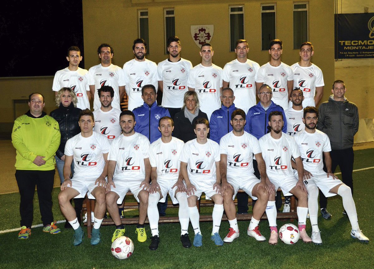 translogisticad's tweet photo. En TLD somos conscientes de la importancia que tiene la relación con toda la sociedad que nos en envuelve, por eso os queremos mostrar la colaboración que tenemos con equipos de fútbol y baloncesto. @translogisticad #Transporte #colaboradores #futbol #Baloncesto https://t.co/9KQjcRd6qP