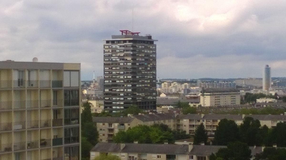 LudoVillalpando's tweet photo. Suite au passage de la CDSI avec le @SDIS35officiel sur nos 2 IGH: Avis Favorable à la poursuite de l'exploitation pour nos 2 immeubles @Aiguillon_SAhlm Bravo à tout mon équipe et merci pour le travail réalisé!! Fier de mon Team! @metropolerennes #Prefecture35 https://t.co/vaDKPMJpkI