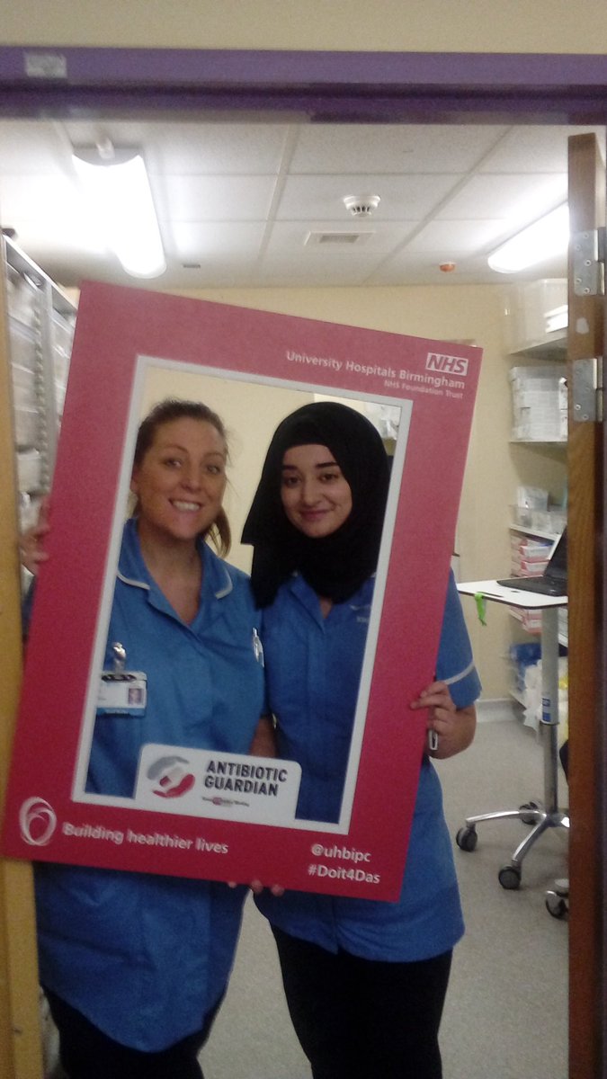 Infectious disease nurses raising awareness for antibiotic use #Doit4Das #AntibioticGuardian #KeepAntibioticsWorking #WAAW2018 @uhbipc @MicrobLog_me_uk @bhogal_pathogen