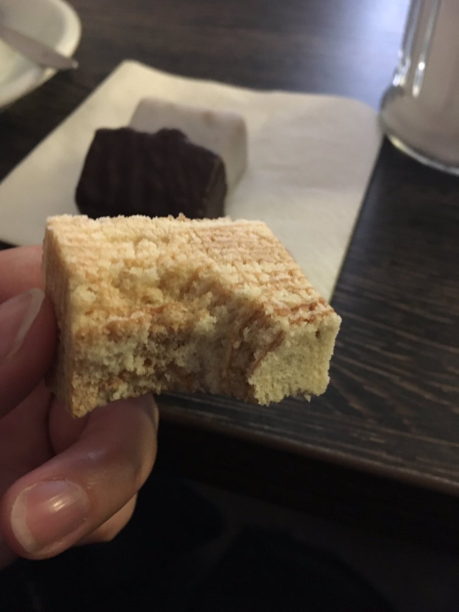 sinneundreisen's tweet photo. ***Bloggerreise*** durch den Spreewald. Fängt ja schon mal lecker an in der Cottbusser Baumkuchenmanufaktur 😋 #Spreewald #SpreewaldGebloggt #bloggerreise https://t.co/ZtIif0LlMM