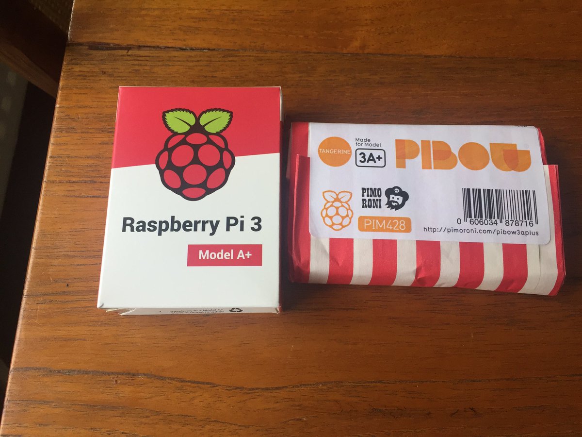 MrJoeHaslam's tweet image. This new @Raspberry_Pi is TINY ... looking forward to plugging this in later #cool #newraspberrypi