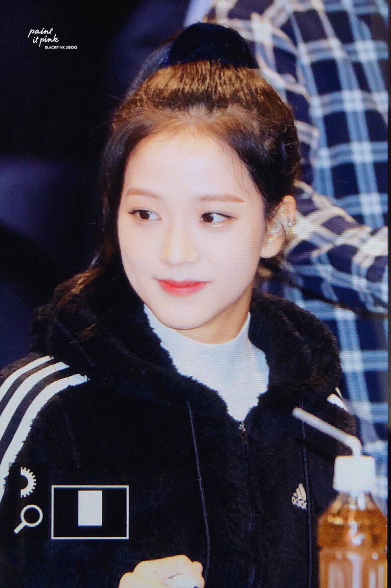 PaintItPink_JS's tweet photo. 181116 Adidas
#BLACKPINK #블랙핑크 #JISOO #지수 https://t.co/SFY5E4NmNd