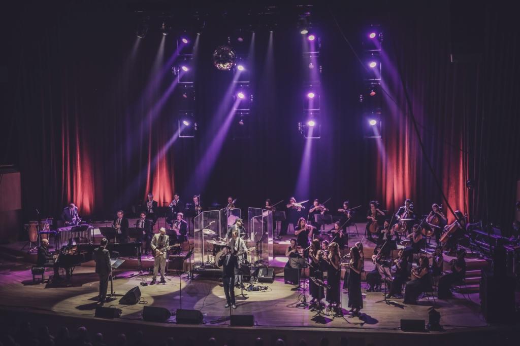 A wonderful full stage shot of our recent 'Out on the Floor' show at <a href="/BridgewaterHall/">The Bridgewater Hall</a>, where <a href="/MancCamerata/">Manchester Camerata</a> gave some of our favourite Northern Soul &amp; Motown tracks a unique orchestral vibrancy!

[📸: <a href="/RhodriCooper/">Rhodri Cooper</a>]