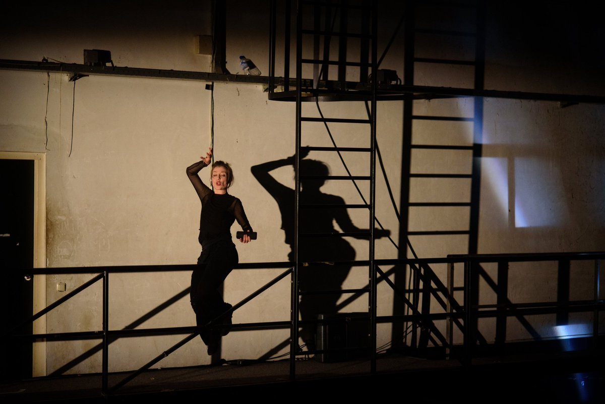 Vier sterren voor 'Church of Ignorance' in de Leeuwarder Courant vandaag! “Er wordt een hele laag over de dansvoorstelling gelegd, een schitterende verdieping die eigenlijk de grootste charme ervan uitmaakt.” ⭐️⭐️⭐️⭐️ Tickets: bit.ly/2JCqWpf.