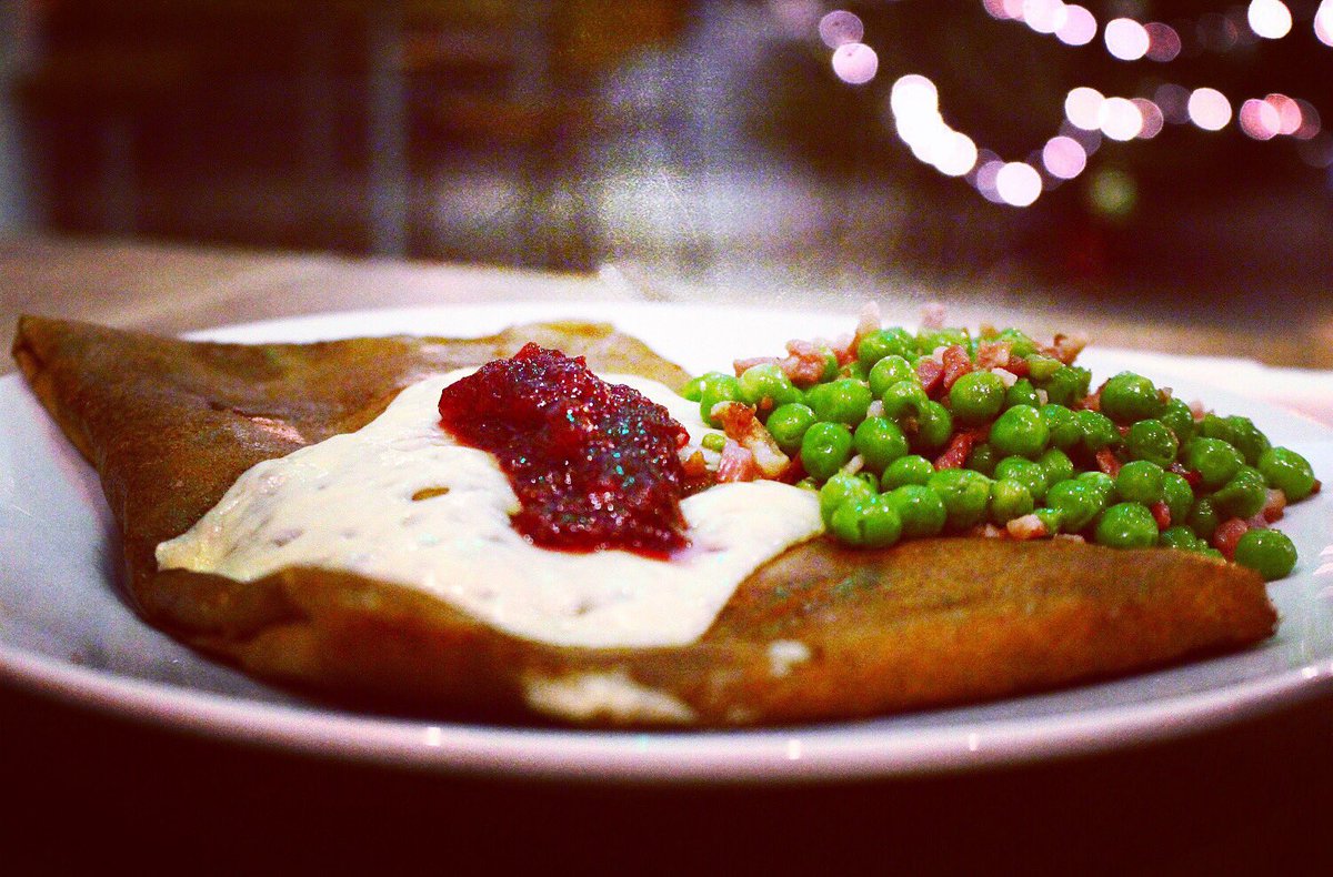 TheFrenchPopUp's tweet photo. It’s beginning to look a lot like....Festive Crêpe season - ooh la la 😍 #NEFollowers https://t.co/UykKHiBfi8