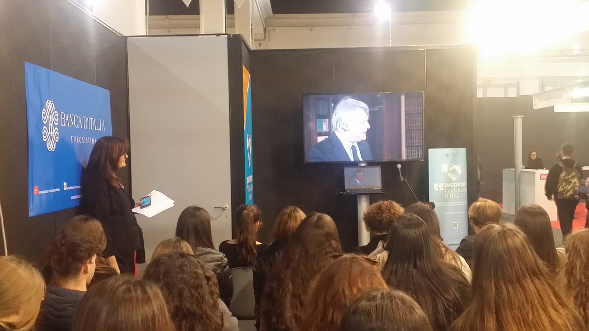 paolansuini's tweet photo. Oggi #bincontra sta a #Padova a #exposcuola.Parliamo dei compiti di #bankitalia. https://t.co/9Gk9SqAg74