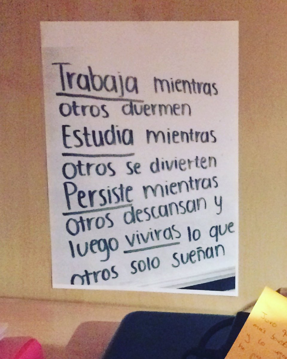 AmorLunaMolina's tweet photo. Motivación en mi escritorio. I know I can do it #números #leyes #informática #todoloqueodio #ilikechallenges https://t.co/EMGRZc9feo