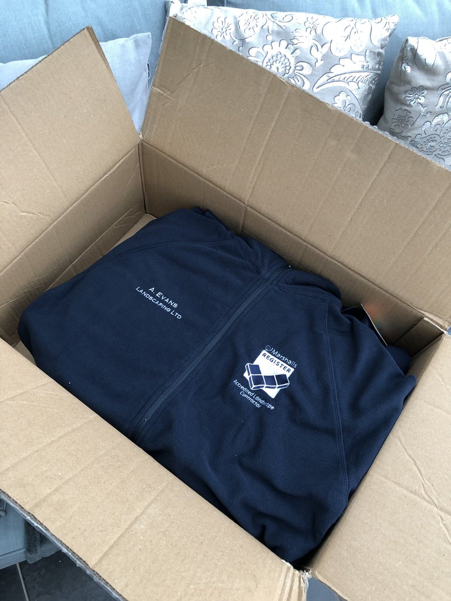 New workwear 👷🏽‍♂️ for the team just arrived, many thanks @MarshallsReg #bestdressedlandscapers #christmascomeearly
