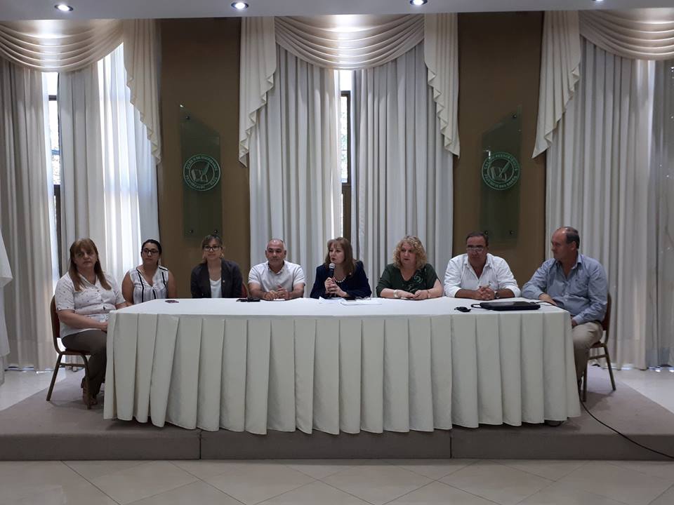IPRODICH's tweet photo. ♿Logramos un #EntrenamientoLaboral de #PersonasConDiscapacidad en el #ColegioDeEscribanos
👨💻📝📚👏Junto a la Gerencia de Empleo y Capacitación Laboral de la @sec_trabajo y el Colegio de Escribanos del Chaco, dimos inicio a un entrenamiento laboral bajo el #ProgramaPROMOVER... https://t.co/WcbuKS3XXL