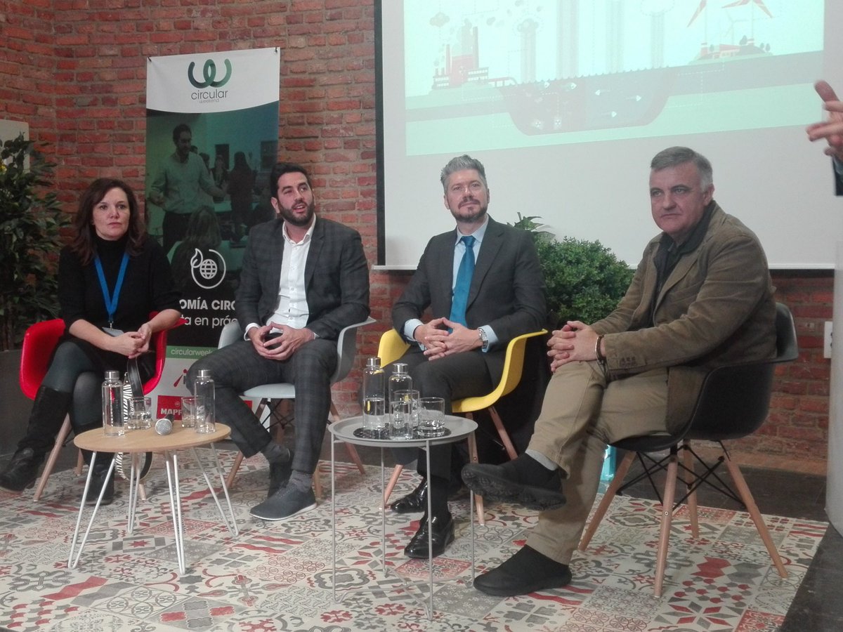 alfonsoroa's tweet image. Encantado de participar en el @CircularWeek de #Gijon compartiendo con emprendedores la experiencia de @EMULSAGijon #circularweekend
