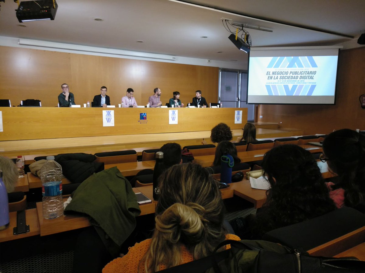 adComunica_cs's tweet photo. Ahora mismo en #ComLoc18, "Nuevas tendencias estratégicas y creativas de la publicidad digital" con @samuelgilso (@UJI_noticias), @JV_Sancho (@HavasGroup), A. Sales (@Exit_up), @iker_mugica (@AFTERSHARETV), L, Llopis (@WeAddYou), @alexrbn(@Twelfhundred) https://t.co/4WoQU9MdYg
