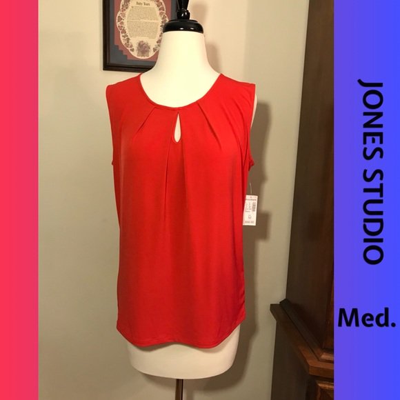 So good I had to share! Check out all the items I'm loving on @Poshmarkapp from @proactiveintuit #poshmark<a href="/tag/fashion"class="tags"><span>#fashion</span></a><a href="/tag/shopmycloset"class="tags"><span>#shopmycloset</span></a><a href="/tag/style"class="tags"><span>#style</span></a><a href="/tag/poshmark"class="tags"><span>#poshmark</span></a><a href="/tag/jonesstudio"class="tags"><span>#jonesstudio</span></a>