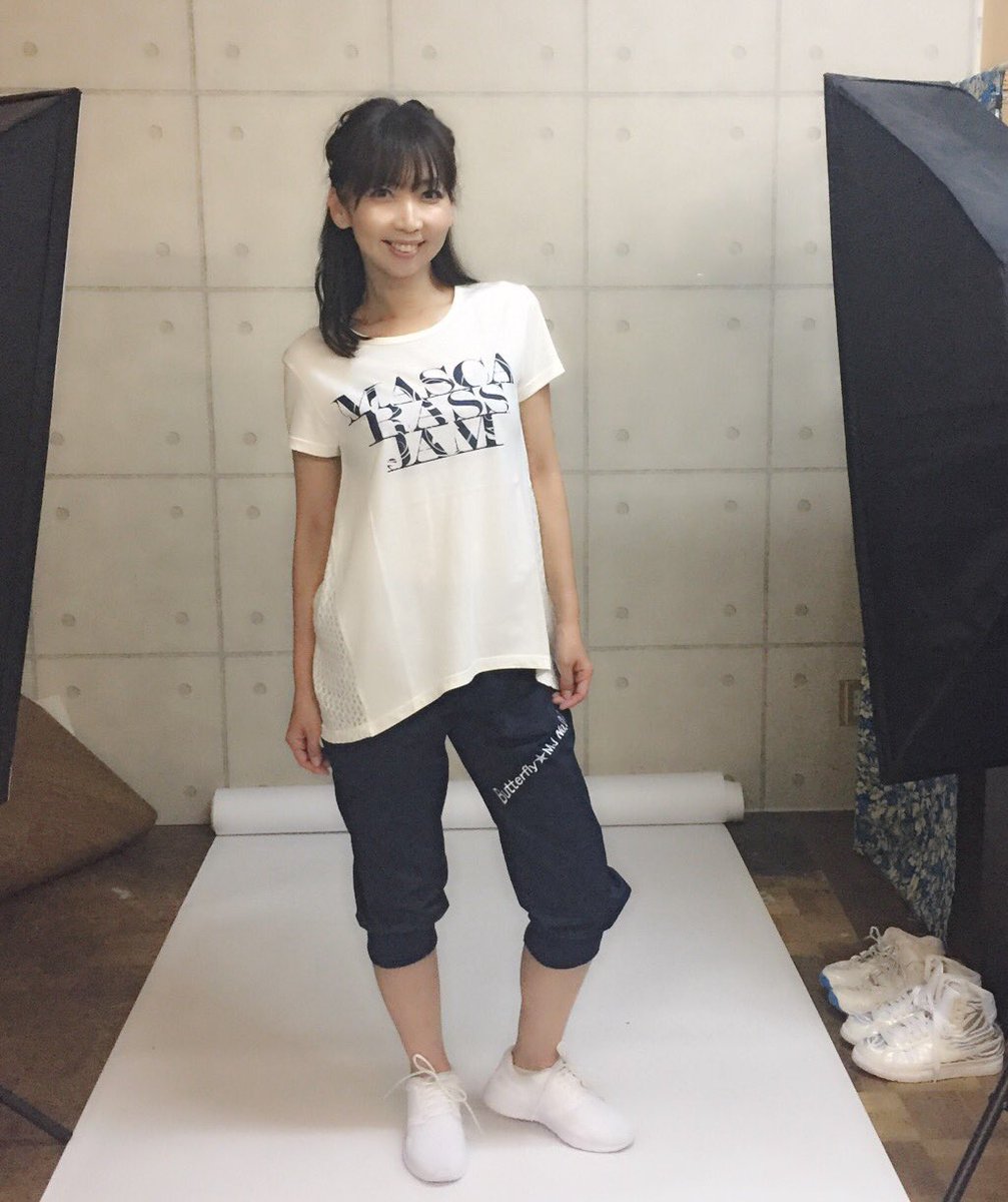 藤澤夕海香 今日は フィットネス ヨガウェア 部屋着 タウンユースにもokの マスカラスジャム の 撮影 にいってきました 軽くて着心地抜群 肌触りも良く 細部にまでこだわったデザインは オシャレで とにかくカッコイイ そして 会社の中は