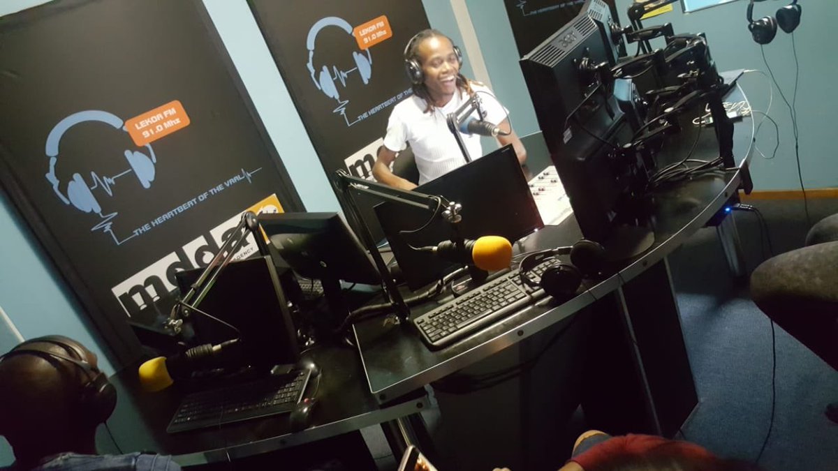leitmotif_SA's tweet photo. I'm Mixing Live Every Friday Night on @Lekoafm91 Mhz (Vaal Radio Station). #HideOutPreParty Show with @Calvinatorking 20:30-21:00. 🔥🔥🔥🕺🏽💃🏽 let's Get it. https://t.co/FgfjMiVmS6