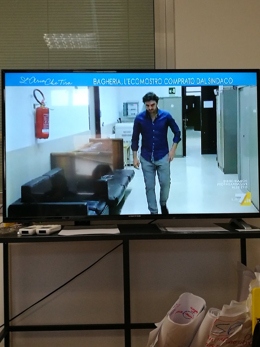 bindafrancesco's tweet photo. Live now @La7tv:  l'Italia come Bagheria? Cosa si pùo fare per limitare questa pratica illegale? #abusivismo #ariachetirala7 https://t.co/LHxFoZyLsk