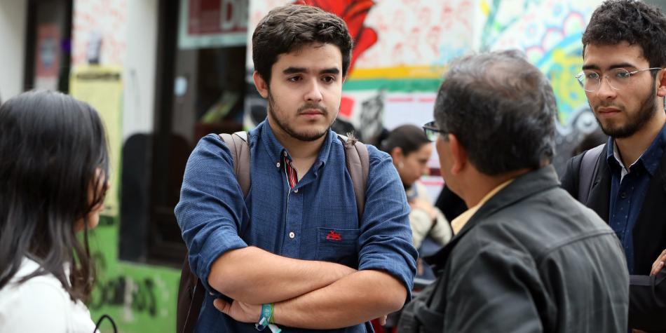 ngchecho's tweet photo. Cuando eres parte de la plana mayor de las farc..
- pero dices que es un estudiante.
- https://t.co/GC3kjy6Eh8