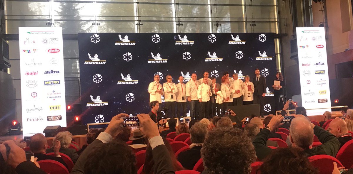 WineNewsIt's tweet photo. 10 e lode per la grande #cucina #italiana: @maurouliassi con il suo #Uliassi #Senigallia è il nuovo #TreStelle della #GuidaMichelin #MichelinStar19, insieme a #Bottura, #Crippa, #Cerea, #Niederkofler, #Santini, #Romito, #Beck, #Alajmo e #Feolde https://t.co/MwXgnRUWqk