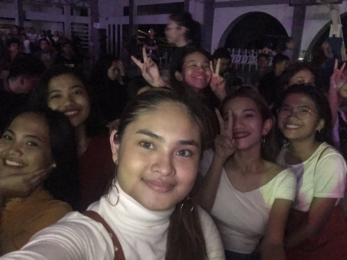 jemarieignacio's tweet photo. SMG 🥰 #LetranCalamba40 #SHSWeek2018 #HitTheStreets https://t.co/iyZSKFTWoI