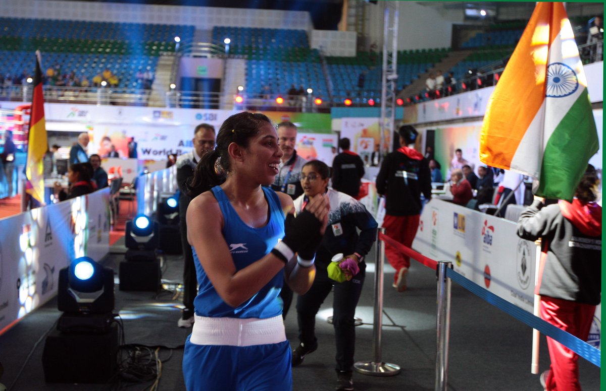 BFI_official's tweet photo. Check out more photos from #KaithalGirl Manisha's ๐ฎ๐ณwinning bout against World Champion medalist @CRUZ_IN_NYC ๐บ๐ธ๐๐ช๐ค
#PunchMeinHaiDum #boxing #WWCHs2018 https://t.co/pqffxWVmsA