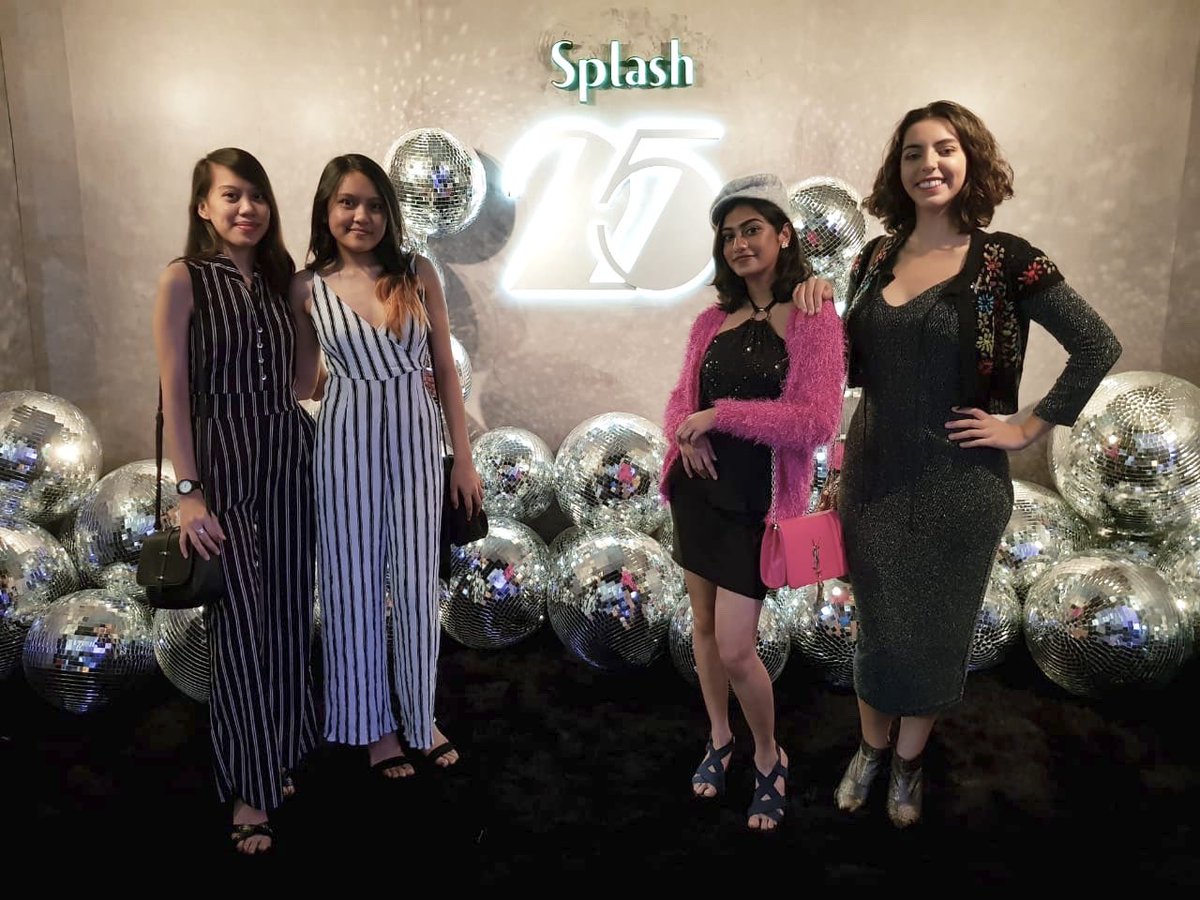 SplashFashions's tweet photo. بدأ الاحتفال! سنبدأ الاحتفال بحفلة ديسكو بعد الظهر 
And the party has begun! Kicking it off with the ultimate afternoon disco #Splash25 https://t.co/NrNJanSJmJ