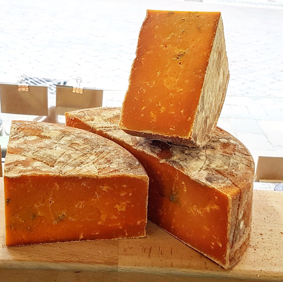 TheTruckleTruck's tweet photo. A Red Leicester worth waiting for - Matured for a year, it's incredibly deep, buttery and sweet with a sense, fudgy texture. Once it's gone, it's gone! #thetruckletruck #cheeseontheroad #propercheese https://t.co/9RxmOo3IUN
