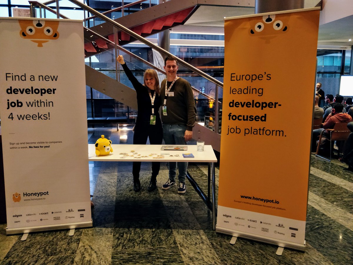CultRepo's tweet photo. We are LOVING it at @FrontMania!! 🤩 So many inspirational speakers and an amazing turnout for the first edition of the conference! Seems like Mia and Matthijs have discovered their calling 😂🕺🚨 #FrontMania #Frontend #AmsterdamTech https://t.co/diyUFigwCy